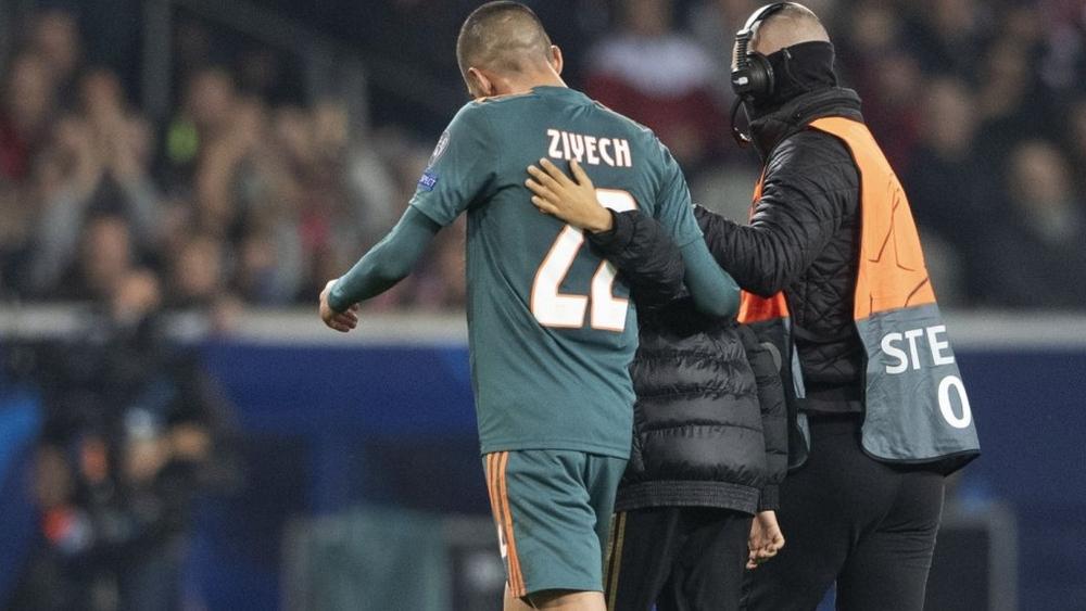 زياش عن دخول الطفل لأرضية الملعب: "أشعر بالفخر.. لقد منحت القميص لوالده"