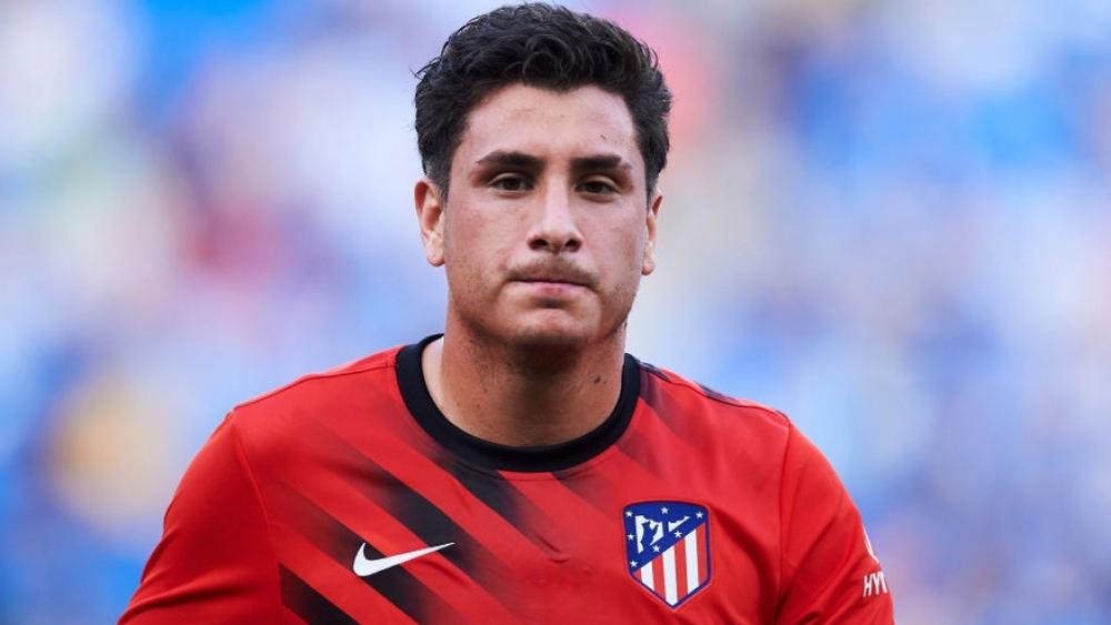 خيمينيز يغيب عن تدريبات الأتلتيكو قبل لقاء برشلونة