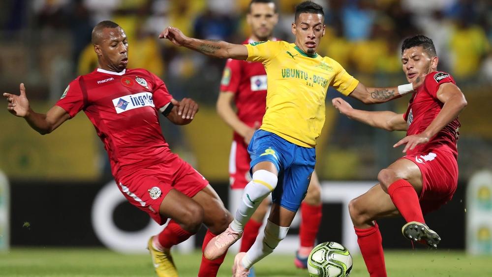 الكاف تعين حكما كونغوليا لقيادة مباراة الوداد و سان داونز الجنوب أفريقي