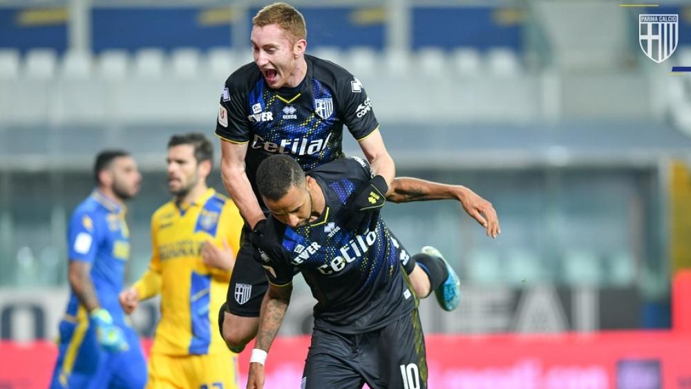 بارما يفوز ويضرب موعدا مع روما في ثمن نهائي كأس إيطاليا