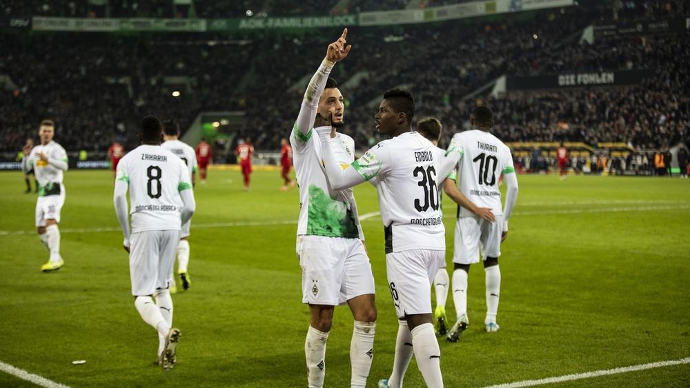 الجزائري بن سبعيني يقهر البايرن بـ"ثنائية".. ويقود مونشجلادباخ للحفاظ على صدارة البوندسليجا