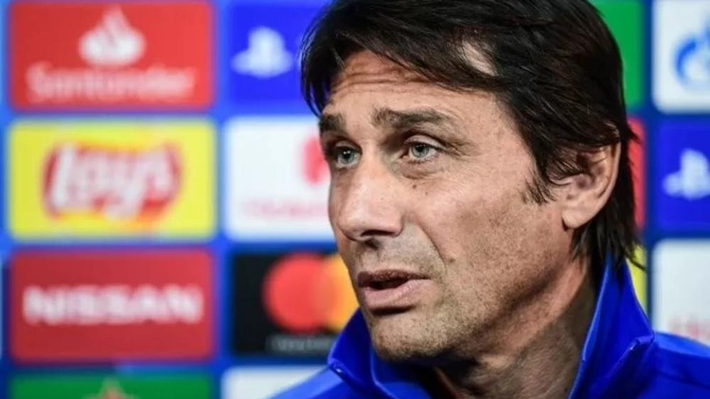 كونتي يرفض لوم لاعبيه قبل مواجهة برشلونة