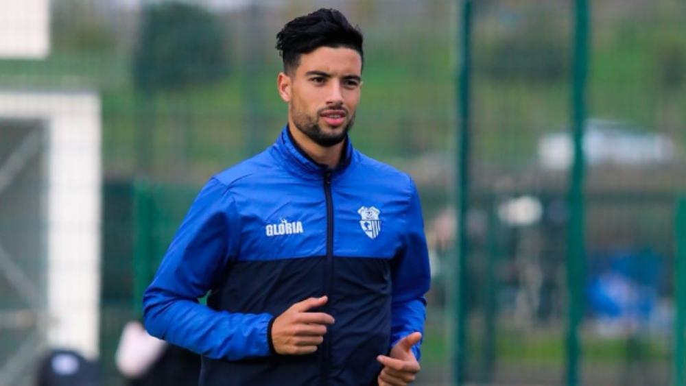 مهاجم إتحاد طنجة يونس الديب يستأنف التداريب بعد تعافيه من الإصابة