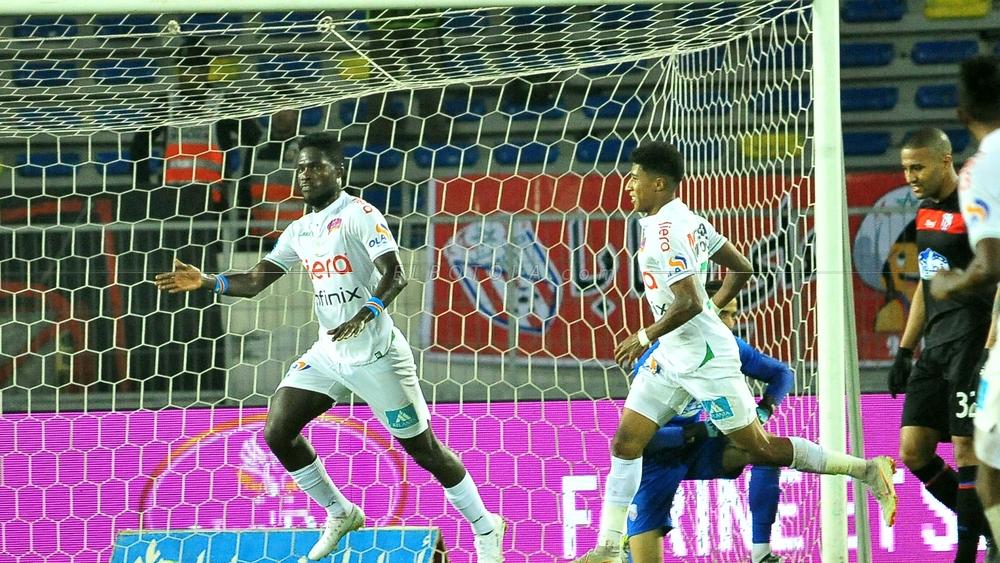 جماهير الرجاء تختار مالانغو كأفضل لاعب في مباراة المغرب التطواني