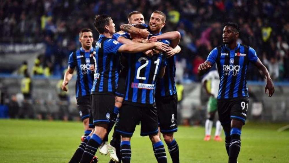 إنجاز أتلانتا وإقالة أنشيلوتي.. أبرز الأحداث الكروية بإيطاليا