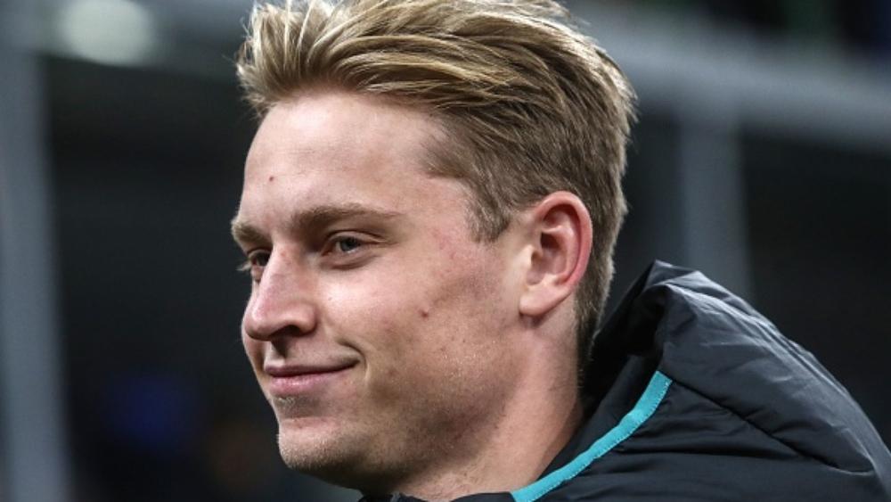 دي يونج: "الكلاسيكو المفضل لي؟ فوز برشلونة 5-0"