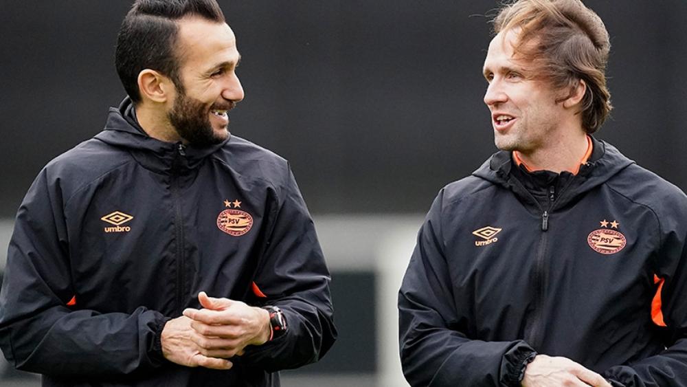 إيندهوفن الهولندي يُعيِّن عادل رمزي مُساعداً لمدرب الفريق الأول