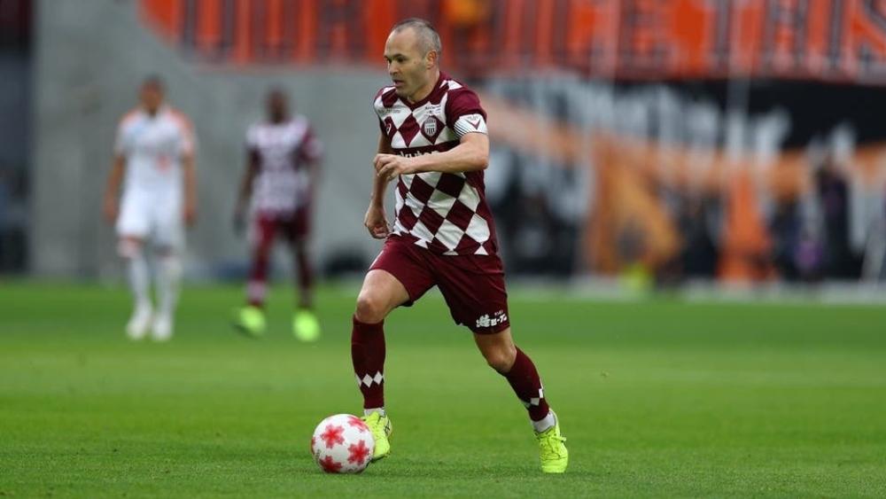 إنييستا يقود فيسيل كوبي لنهائي كأس إمبراطور اليابان