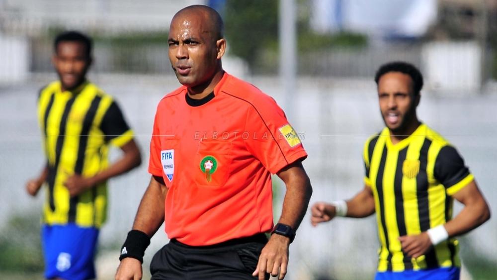 رسمياً: جامعة الكرة تضع حداً لخدمات التيازي في الممارسة التحكيمية