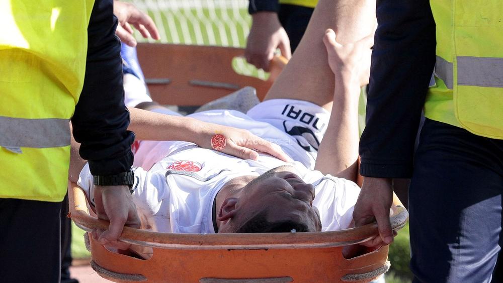 داري يخضع لعملية جراحية "ناجحة" على مستوى الركبة بعد إصابته في الديربي