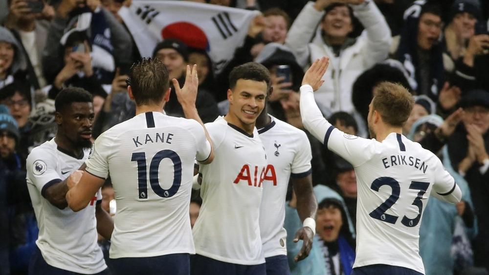 توتنهام يقلب تأخره أمام برايتون إلى فوز بهدفي هاري كين وآلي