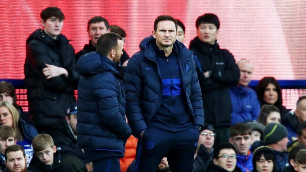 لامبارد يوجه انتقادات "علنية" لمهاجمي تشيلسي