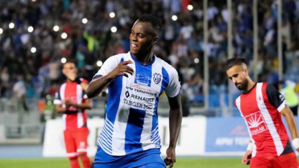 الليبي صالح الطاهر يرحل عن إتحاد طنجة ويوقع في كشوفات الرفاع البحريني