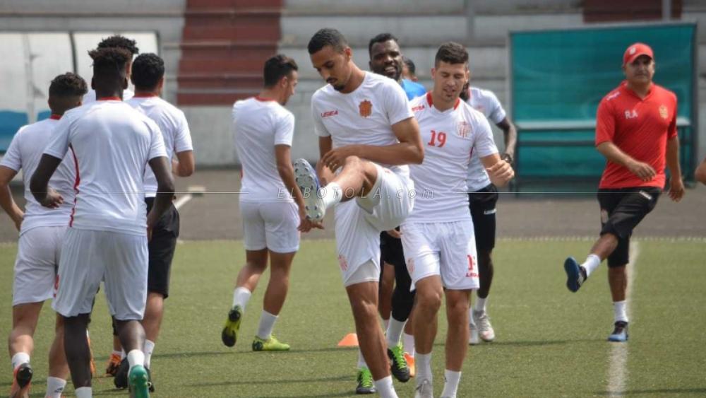 حسنية أكادير يكشف عن تشكيلته الرسمية في مباراة "سان بيدرو" الإيفواري