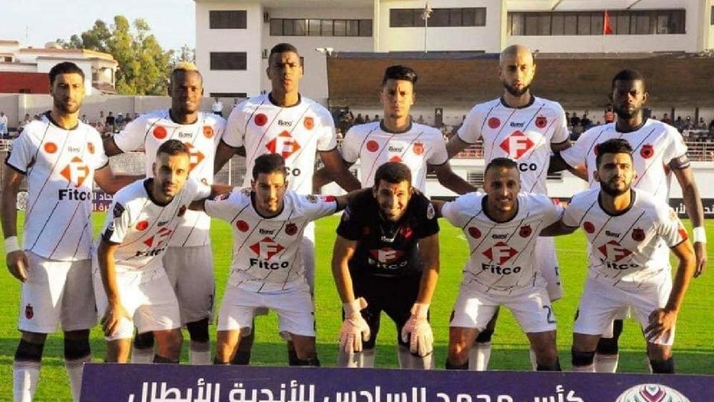 فئة من جماهير أولمبيك أسفي تقتحم تداريب فريقها وتُعاتبه على "تراجع مستواه"