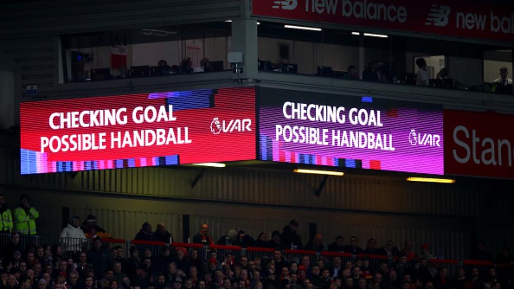 "إيفاب" تعترف بوجود اخطاء في استخدام تقنية الـVAR