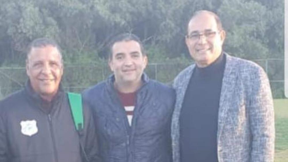 بعد رحيله..بادو الزاكي يزور إحدى الحصص التدريبية لنادي الدفاع الحسني الجديدي لدعم اللاعبين و المدرب الجديد