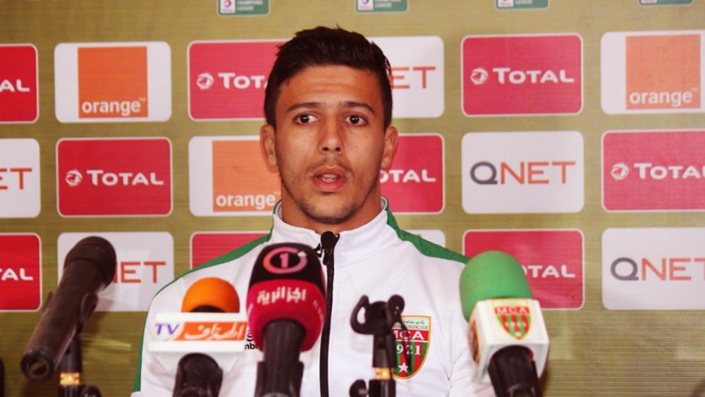 هشام نقاش "مهاجم مولودية الجزائر": "مهمتنا ستكون صعبة أمام الرجاء لكننا سنقدم أقصى مجهوداتنا لتحقيق الإنتصار"