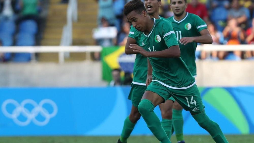 لاعب مولودية الجزائر: "الرجاء يستمد قوته من جماهيره العريضة"