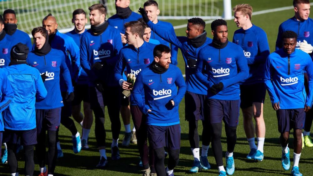 برشلونة يستدعي ستة لاعبين من الفريق الثاني في السوبر الإسباني