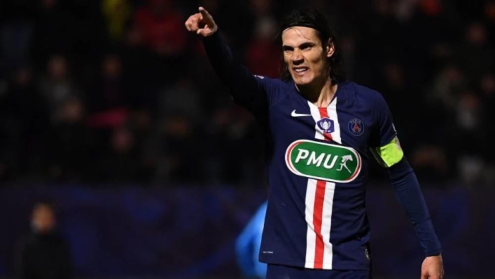 باريس سان جيرمان يتمسك ببقاء كافاني حتى نهاية الموسم