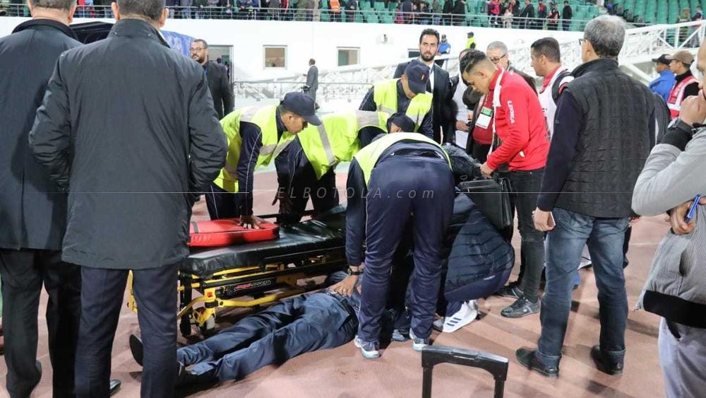 بالفيديو.. "حجر طائش" يصيب الكاتب الإداري لحسنية أكادير على مستوى الرأس بعد مباراة "سان بيدرو" الإيفواري..!