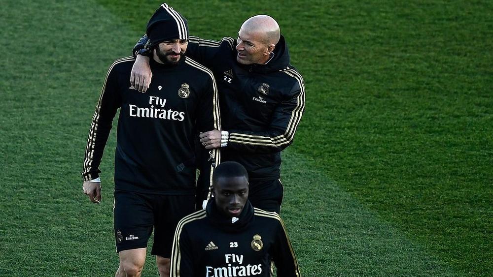 بنزيما يعود للتداريب الجماعية.. وجاهز لمواجهة إشبيلية