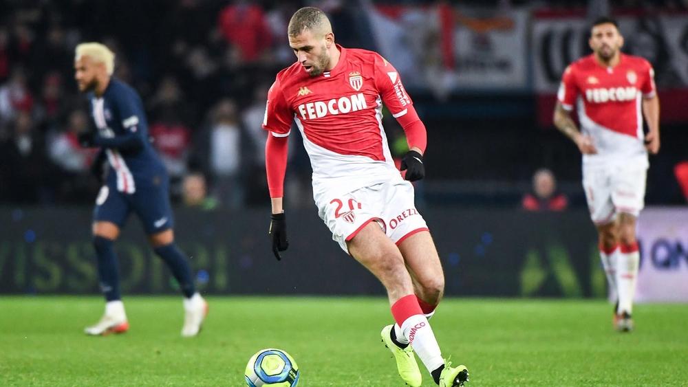 مورينيو يبدي اهتمامه بلاعب جزائري لتعويض هاري كين