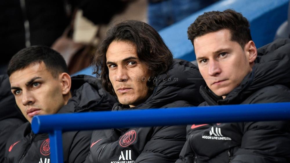 كافاني يطلب الرحيل عن صفوف باريس سان جيرمان