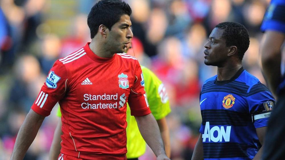 بعد تسعة أعوام .. إيفرا يتلقى اعتذارًا رسميًا من ليفربول على عنصرية سواريز