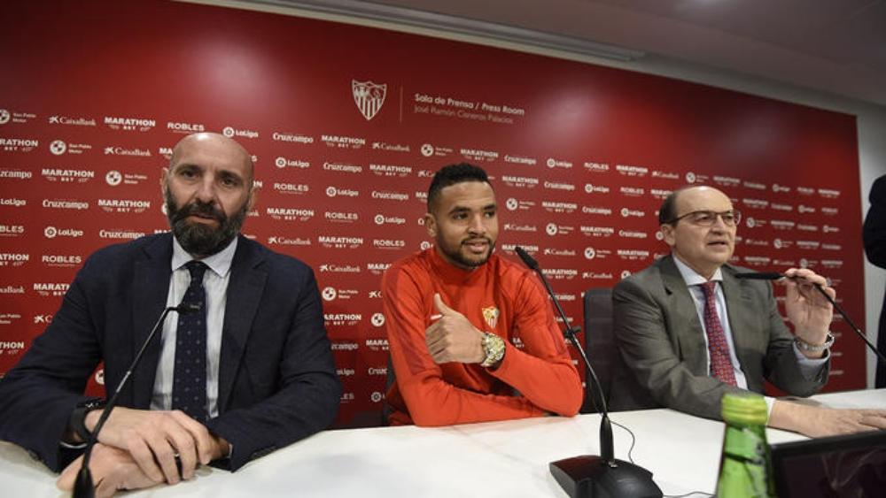 المدير الرياضي لإشبيلية يُوضح أسباب التعاقد مع النصيري كـ"صفقة وحيدة" لناديه في يناير