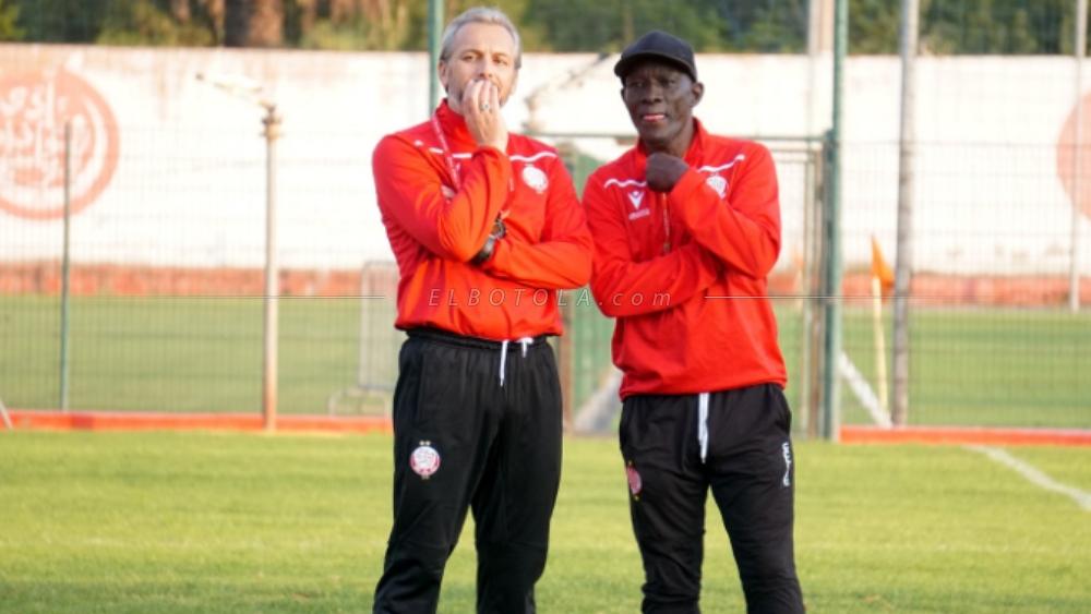 دوسابر يشرف على أول حصة تدريبية له مع الوداد إستعدادا لملاقاة إتحاد العاصمة الجزائري