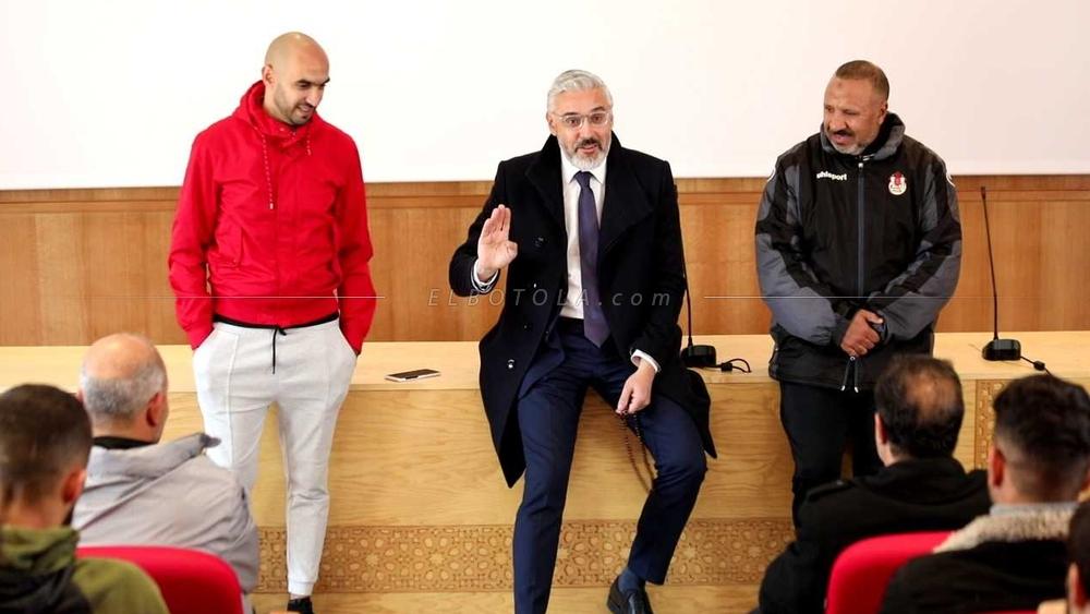 إدارة نادي الفتح الرياضي "تودع" الإطار الوطني وليد الركراكي