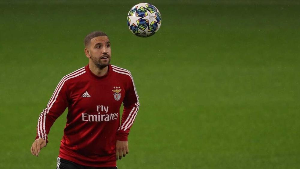 عادل تعرابت: "سعيد بوضعيتي الحالية مع بنفيكا .. ولا أود الحديث عن الماضي".