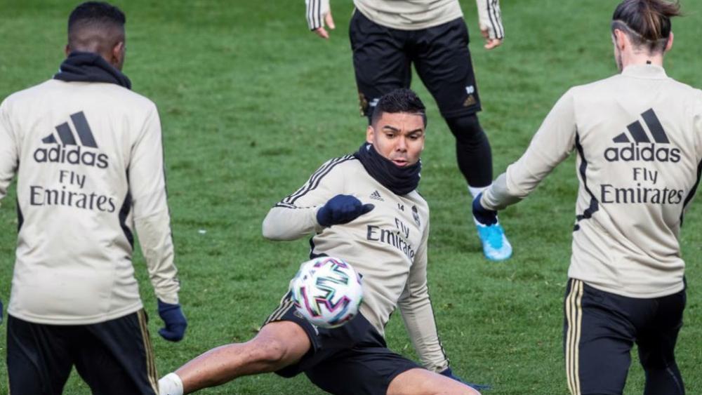 زيدان يستبعد كاسيميرو من مواجهة ريال سرقسطة في الكأس