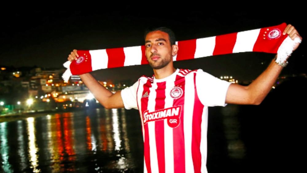 رسميًا | المصري "كوكا" يُزامل العربي في هجوم أولمبياكوس