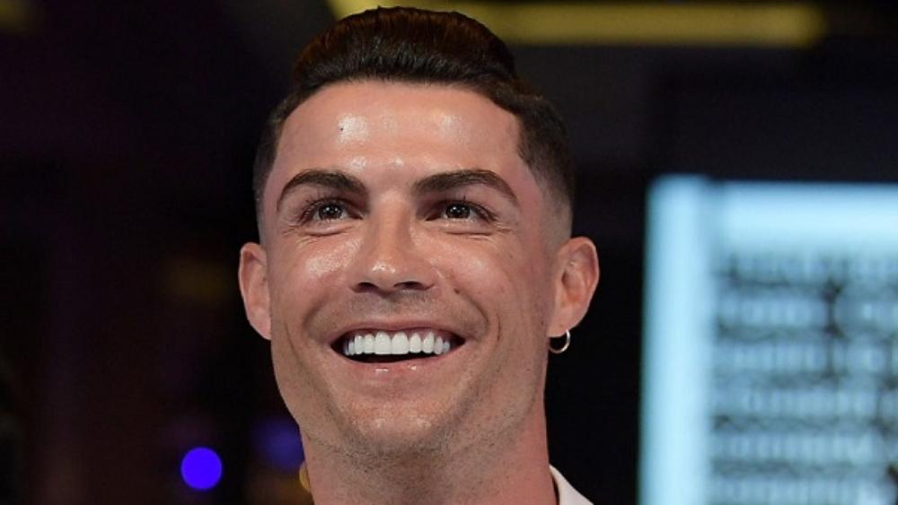 بعيدا عن كرة القدم.. كريستيانو أول شخص يصل عدد متابعيه في "إنستغرام" إلى 200 مليون!