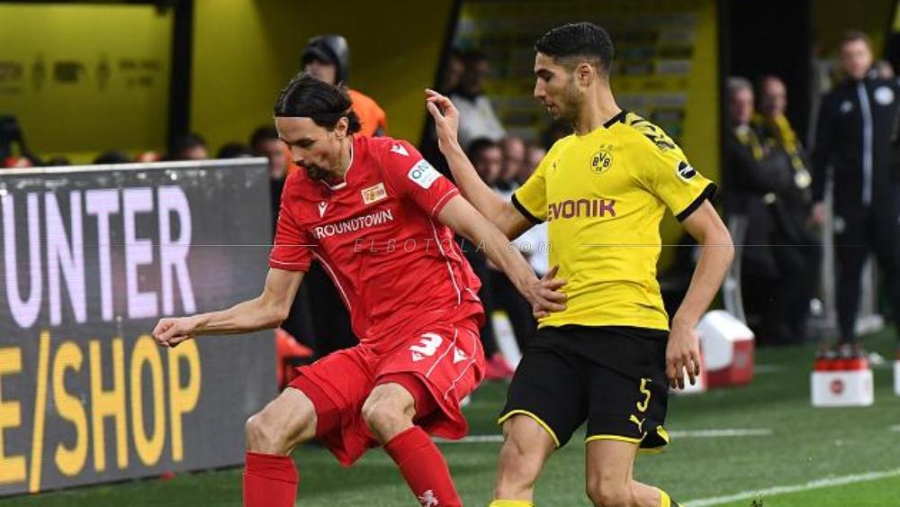 حكيمي يُبدي تذمُّره بعد تغييره من مدربه فافر أمام أونيون برلين