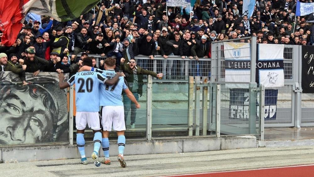 لاتسيو يسحق سبال ويزيد الضغط على الإنتر