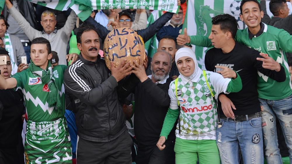 الدفاع الجديدي ينتدب "مفوضين قضائيين" تجاه جماهير الفريق