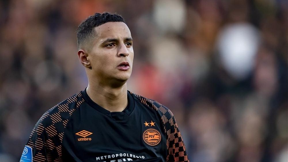 إيحاتارن "ينتقد" زميله بروما.. وأدفوكات يرد عليه: "حتى لو كان عمرك 17 سنة لا يجب عليك أن تخرج بهذا التصريح"