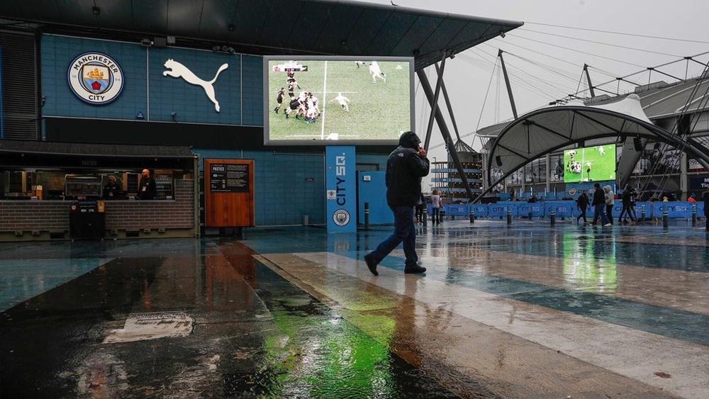 رسميًا | تأجيل مباراة مانشستر سيتي ووست هام بسبب سوء الأحوال الجوية