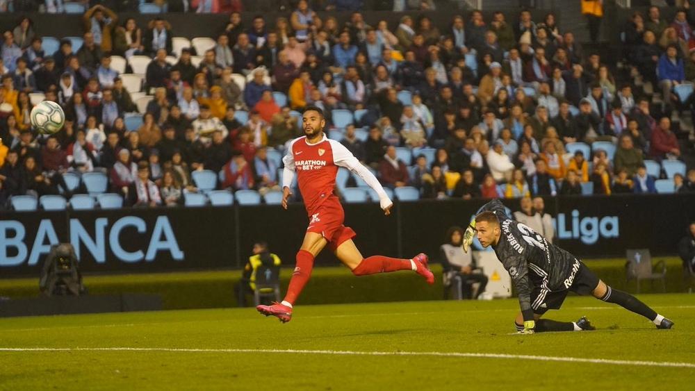 يوسف النصيري يفتتح عدَّاده التهديفي مع إشبيلية بهدفٍ في شباك سيلتا فيغو