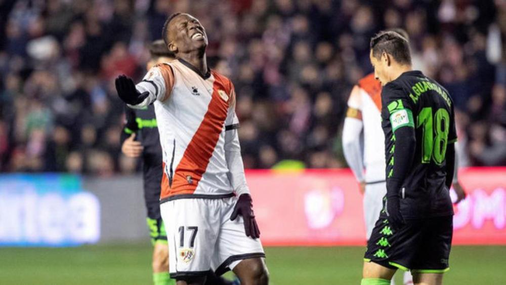 رابطة الليجا تحقق مع رايو فاليكانو حول ارتكابه مخالفات مالية