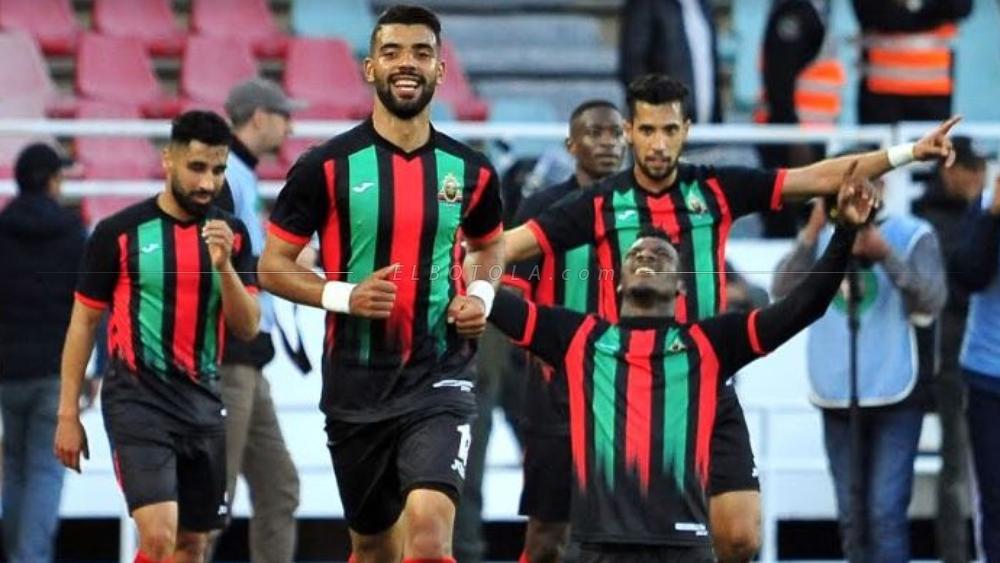 كلاسيكو الجيش و الرجاء" يكتسي بـ"ألوان عسكرية" .. وعقدة "النسور" في ملعب مولاي عبد الله مستمرة