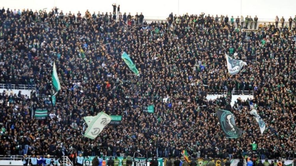 جماهير الرجاء ردا على منشور لـ"صفحة النادي" بخصوص أحداث مباراة الجيش: "كنَّا كانتسنَاو منكُم بلاغْ شدِيد اللّهجة ماشِي جُوج كلمَات..!"