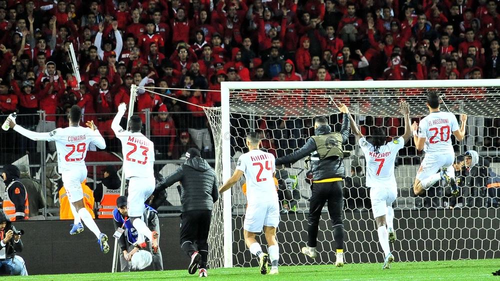 إدارة الوداد تعلن عن تجاوزها لـ "13 ألف" مشترك خلال الموسم الكروي الحالي