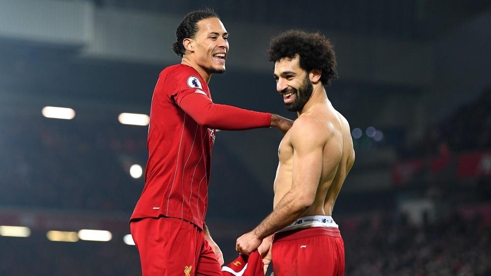 فان دايك: "من غير المنطقي مقارنة صلاح مع ميسي ورونالدو"