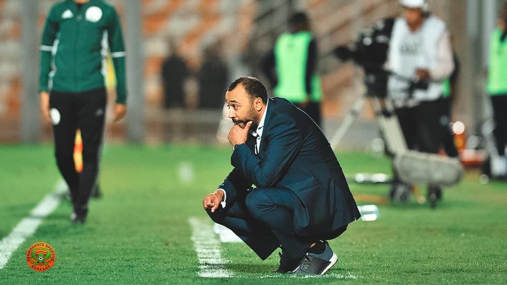 حَبْلُ الانتقادات يشْتدٌّ حول السكتيوي .. وأنصار نهضة بركان يُناشدون رحيله