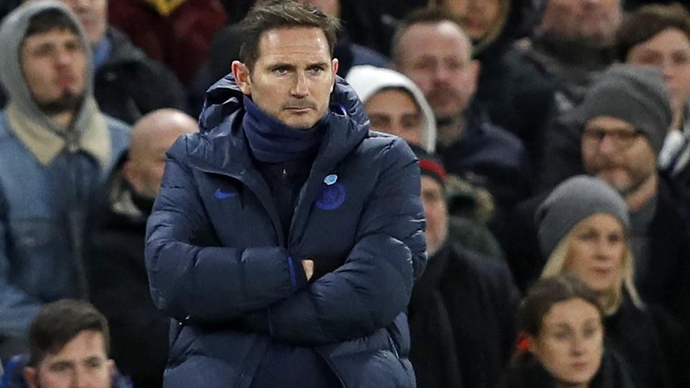 لامبارد مُعترضاً على الـ"VAR": "لماذا لا يتم الرجوع للشاشات في الملعب"